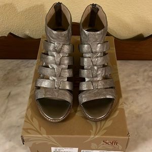 Sofft-Sunny-Steel-Leather-Sandals-9M